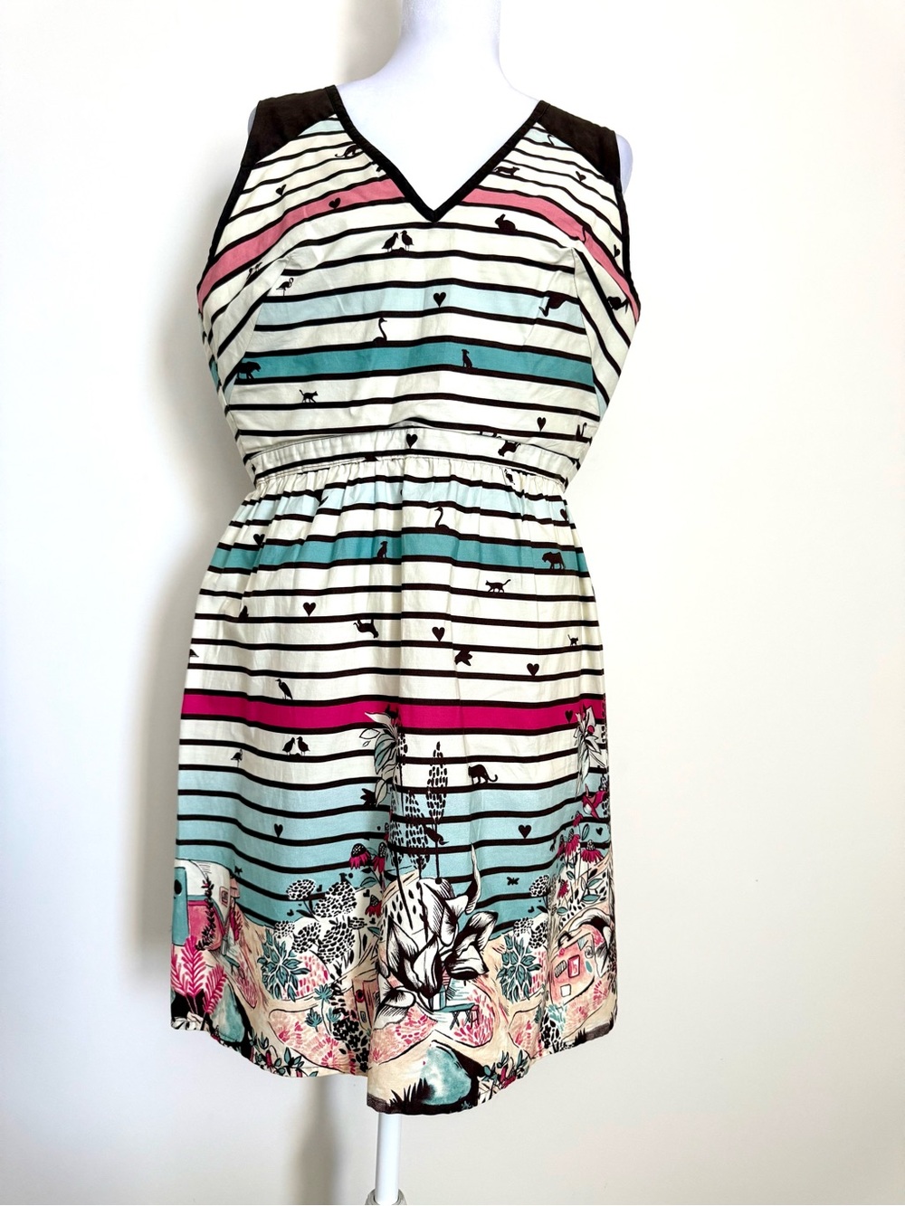 Brazil Brand Antix Dress statement print with animals and flowers size Large